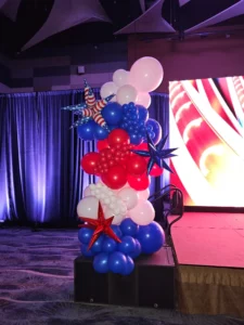 Patriotic garland column