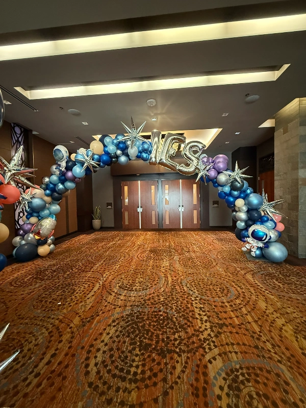 Entry balloon decor