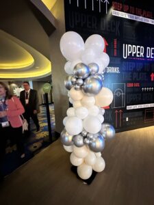 Organic Balloon column in silver and white