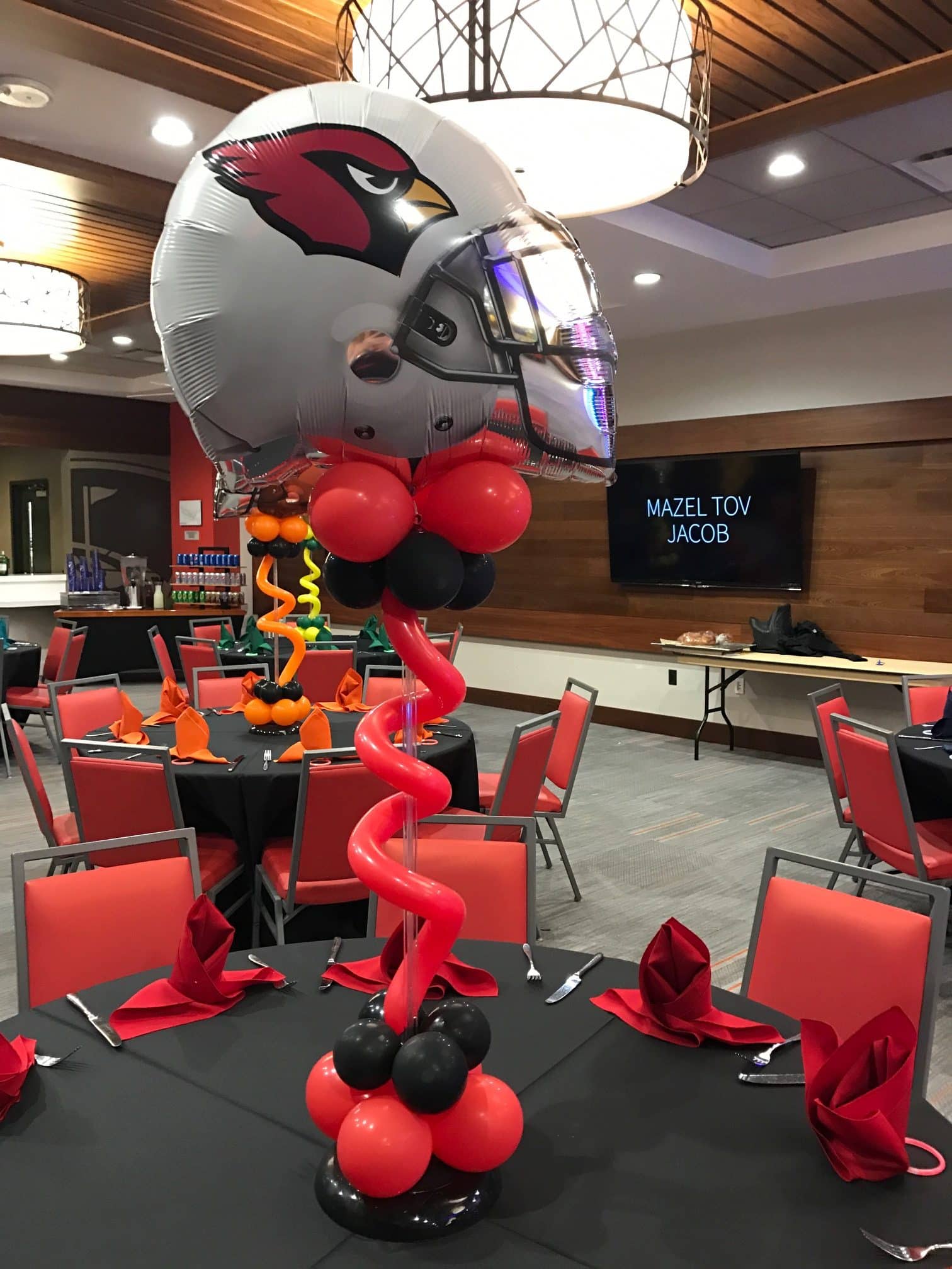 sports theme Balloon Centerpieces