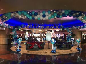 welcome back Balloon decor